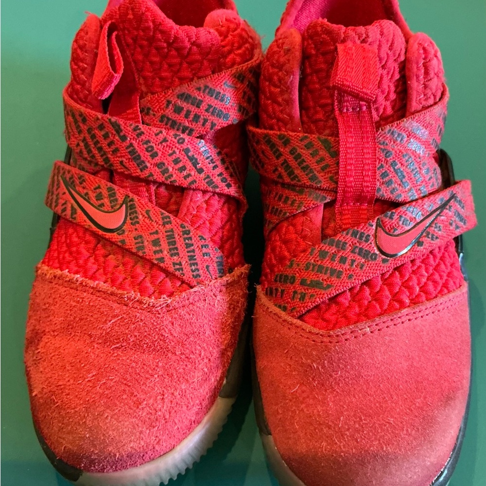 Nike Lebron James Soldier XIL Laceless Red Sneakers Size 11C
